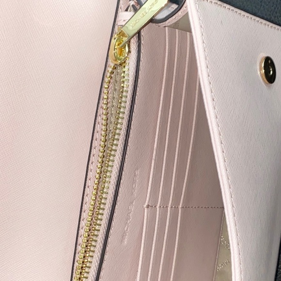 Michael kors bag - Picture 5 of 9